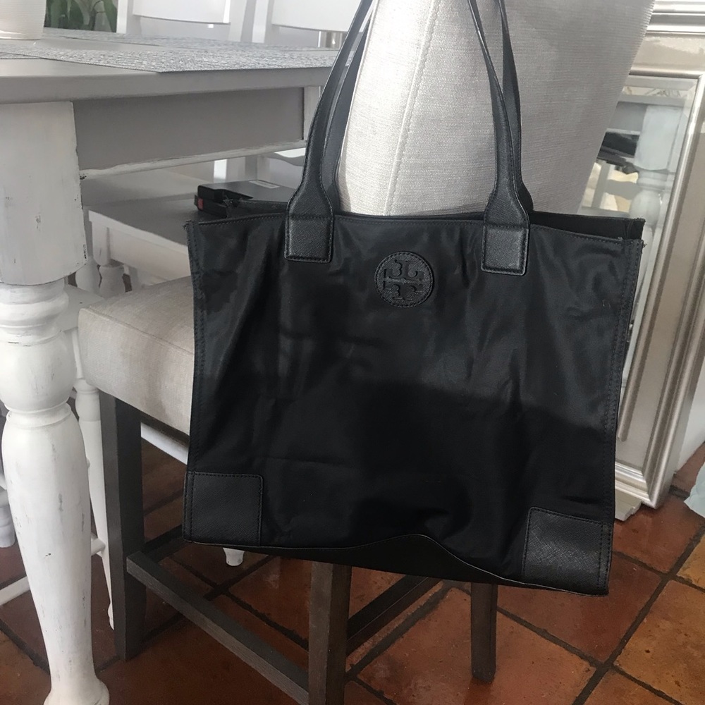 Tory Burch black tote in great condition - Picture 2 of 5